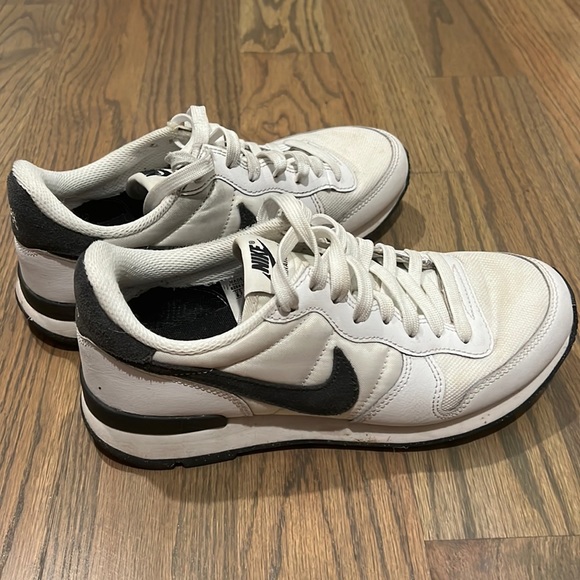 ebay nike internationalist
